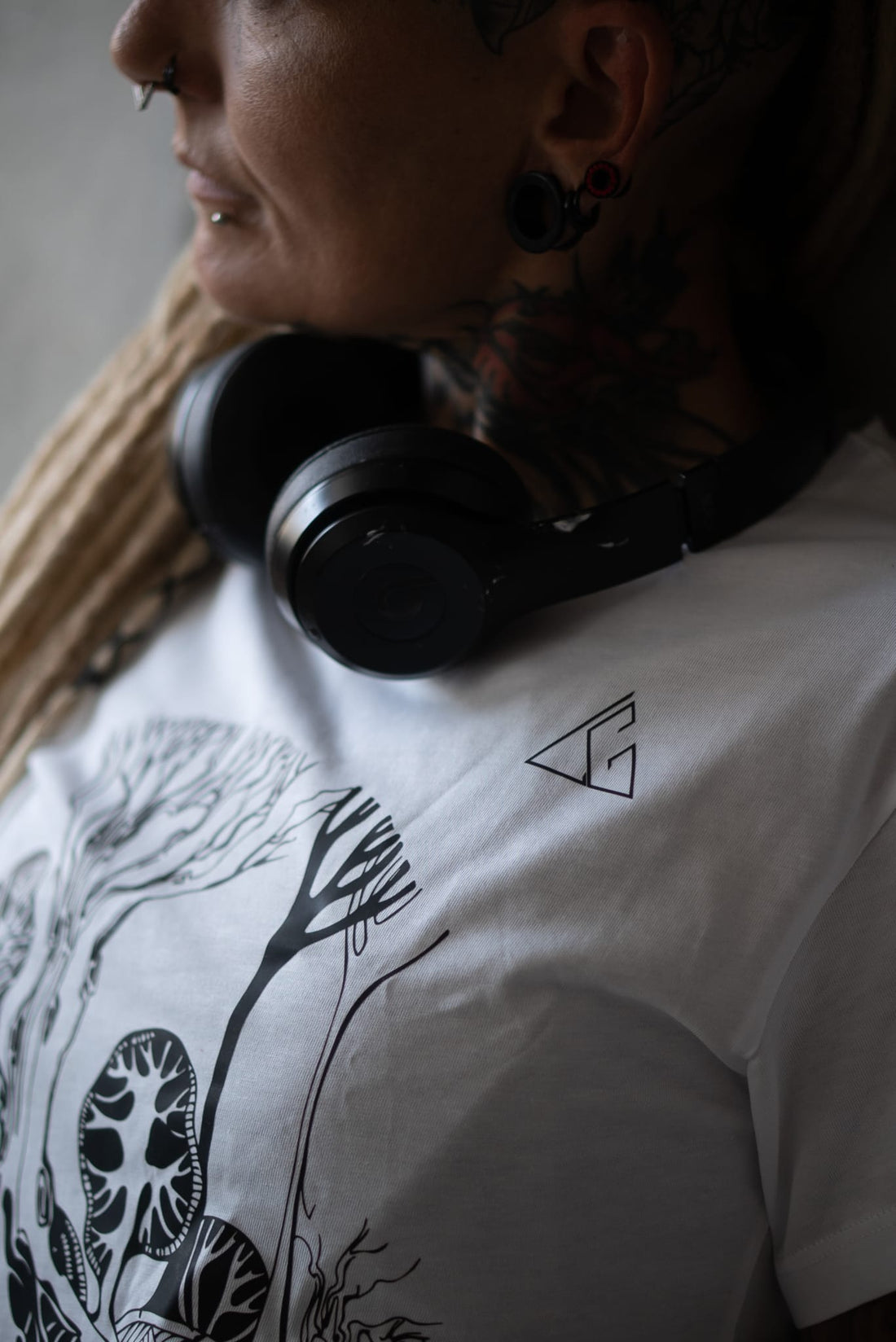 LGK The Stencil White Crop Top